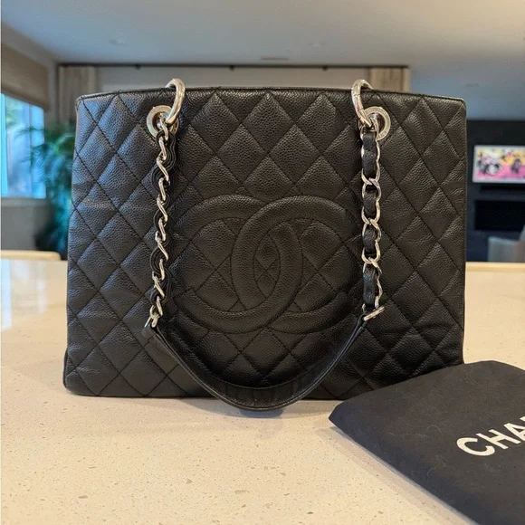CHANEL GST Grand Shopper Tote Black with silver hardware - Picture 2 of 13